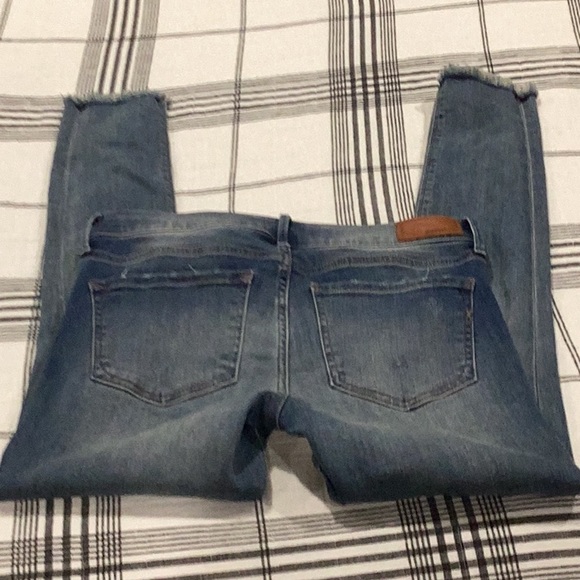 EXPRESS DISTRESSED JEGGINGS - Picture 2 of 3